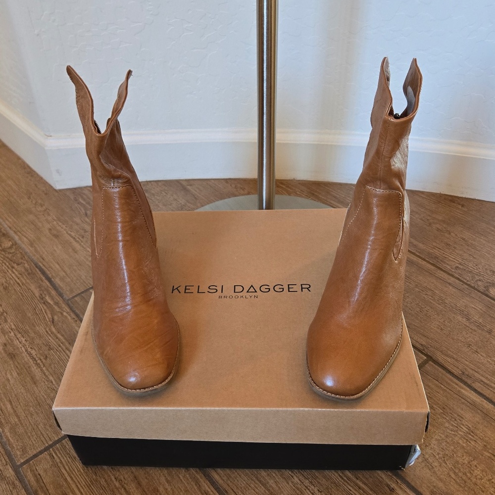 Kelsi Dagger Brooklyn Island Bootie